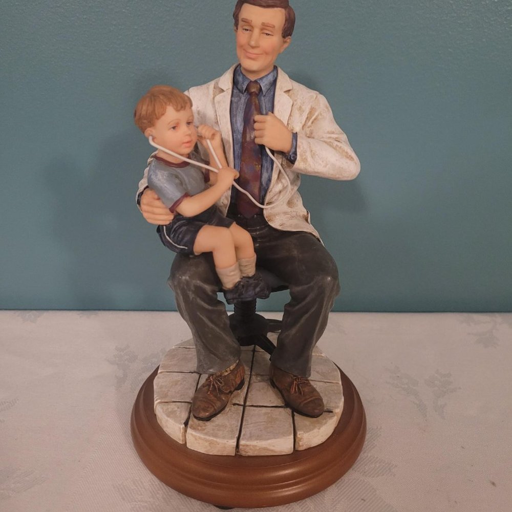 Vintage 1998 VANMARK MASTERS of MIRACLES DR94119 “Mini MD” Figurine